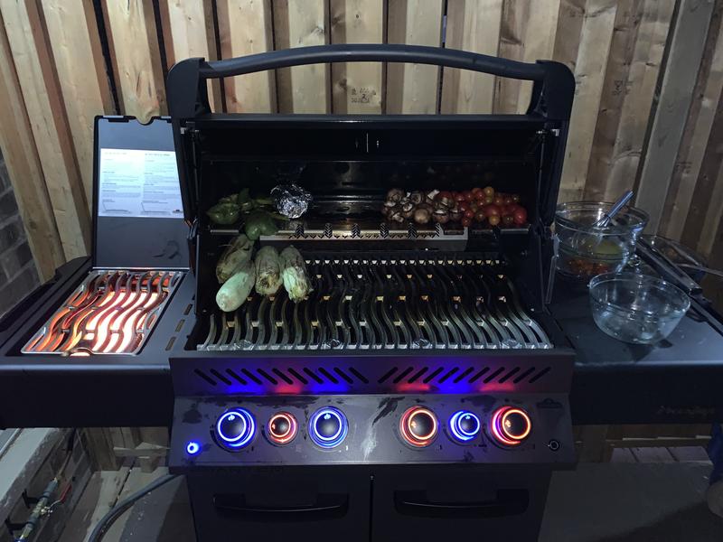 Napoleon Grills Phantom Prestige 500 RSIB Gas Grill